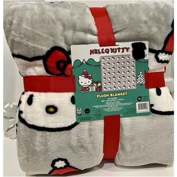 NWT Hello Kitty Plush Gray Christmas Blanket 2023 90" x 90" - Picture 2 of 3